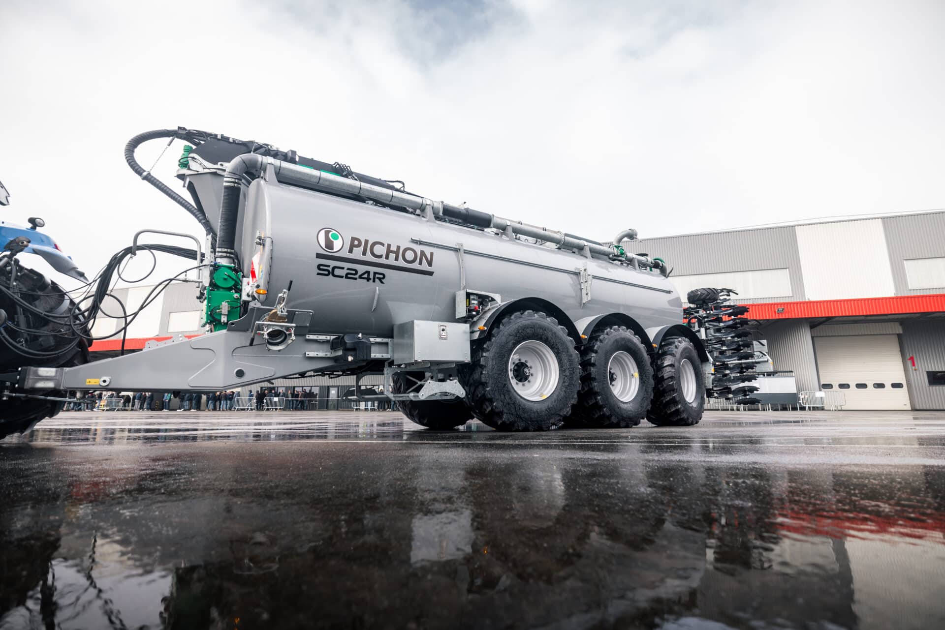 Pichon SC24R tri-axle slurry tanker parked outside a factory building